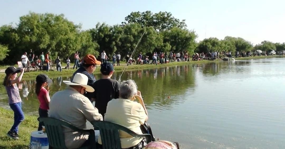 crowded fishing spot